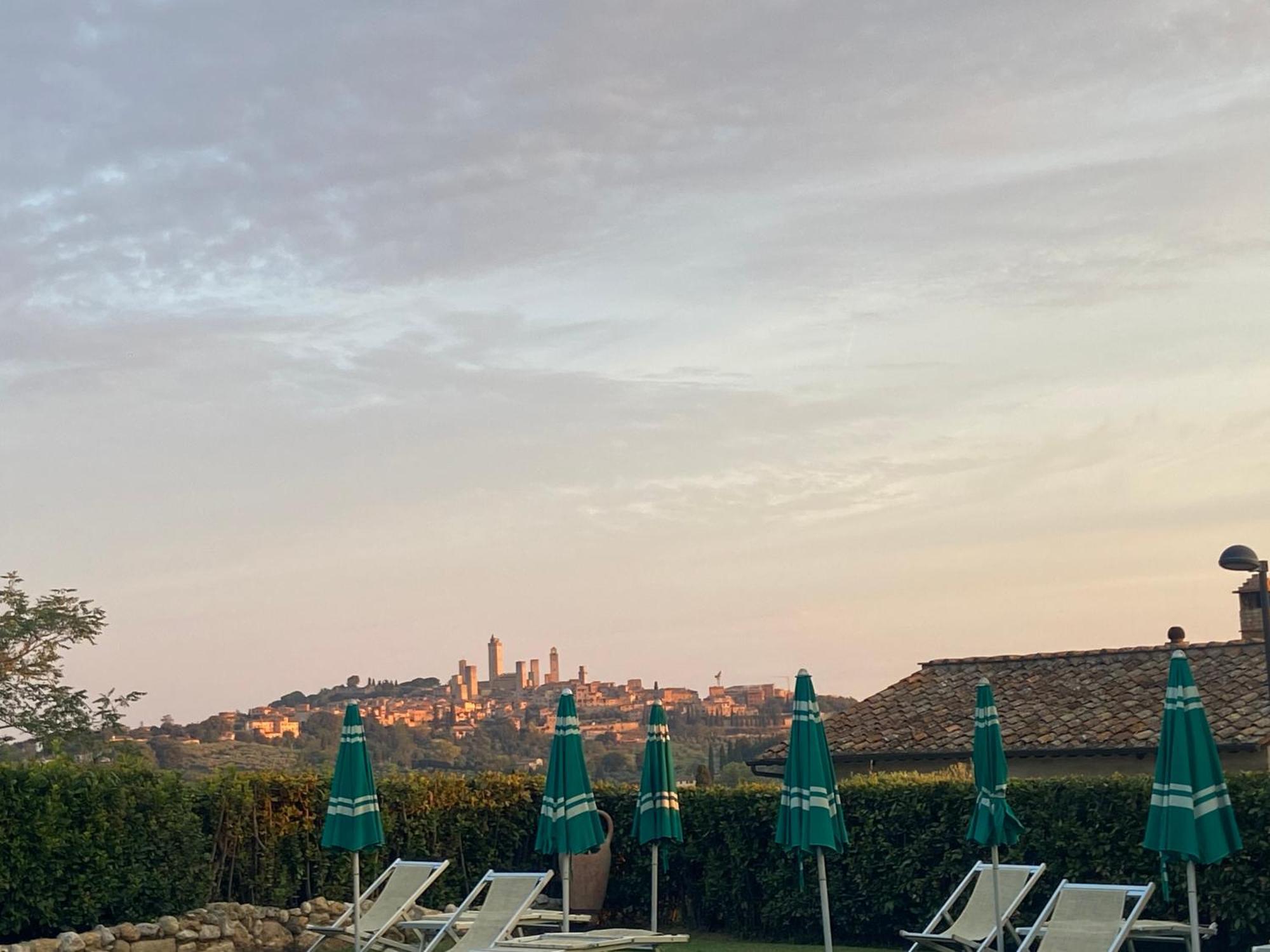 Bed & Breakfast Casale Gregoriano And Apartaments San Gimignano Bagian luar foto
