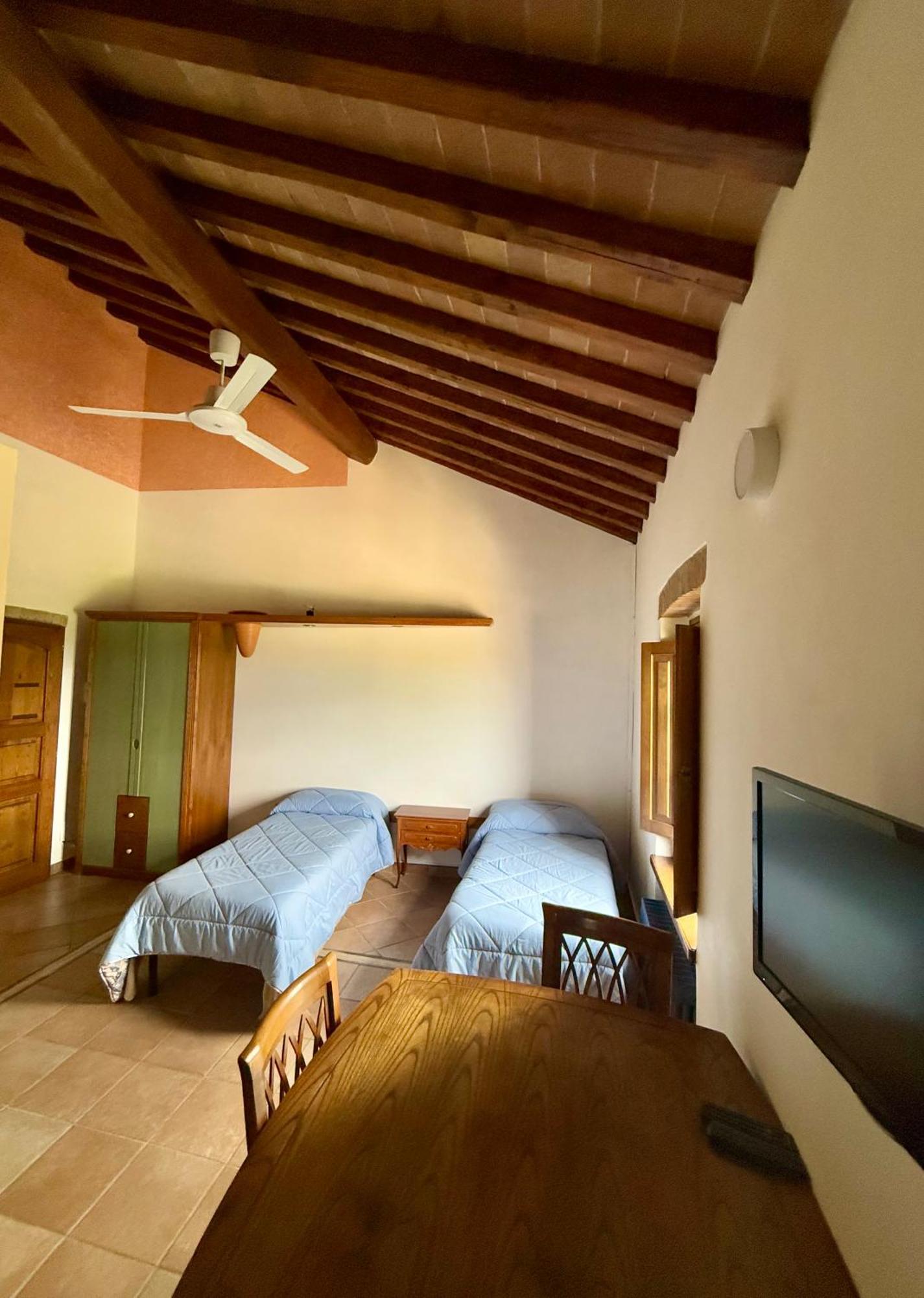 Bed & Breakfast Casale Gregoriano And Apartaments San Gimignano Bagian luar foto
